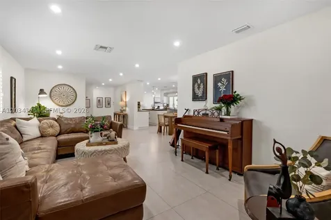 8601 Dundee Terrace Miami Lakes FL 33016