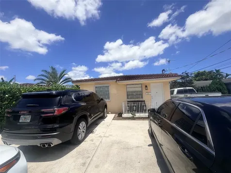 3821 SW 89th Court Miami FL 33165