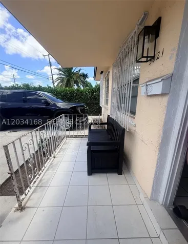 3821 SW 89th Court Miami FL 33165