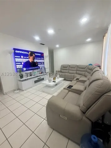 3821 SW 89th Court Miami FL 33165
