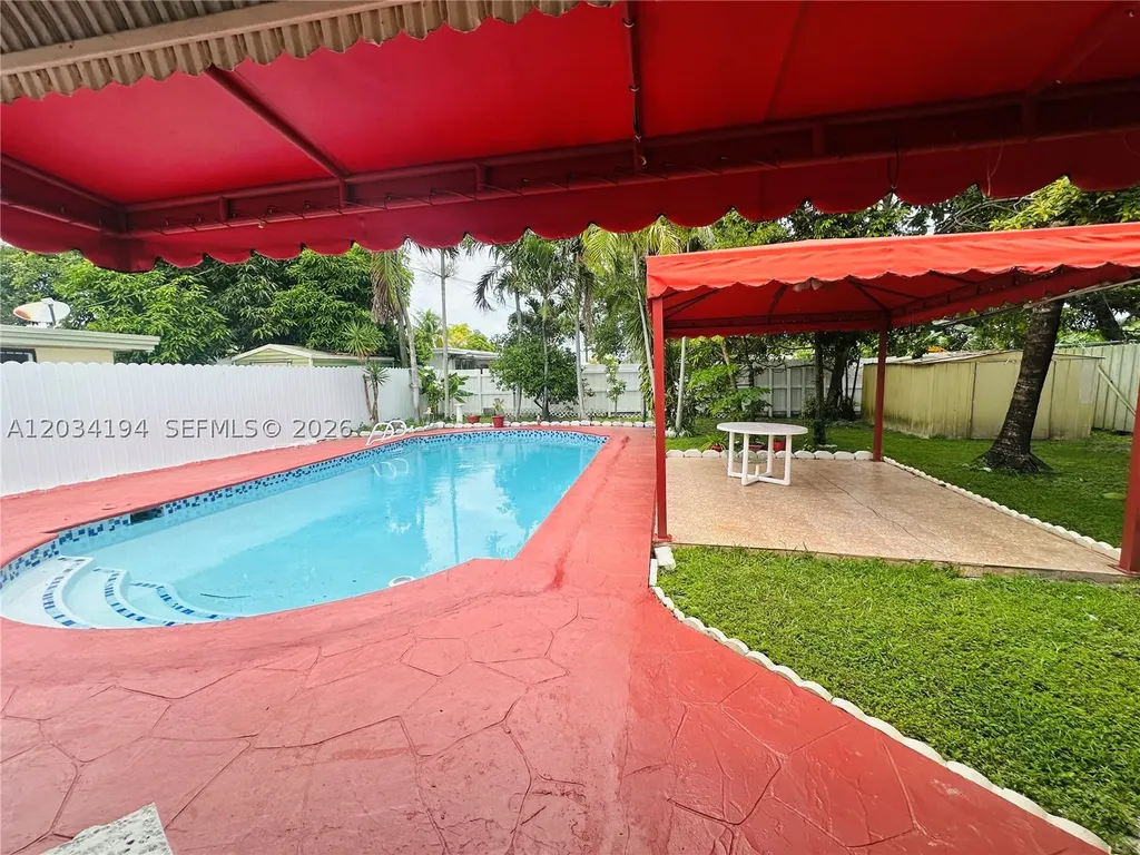 1215 S 24th Avenue Hollywood FL 33020