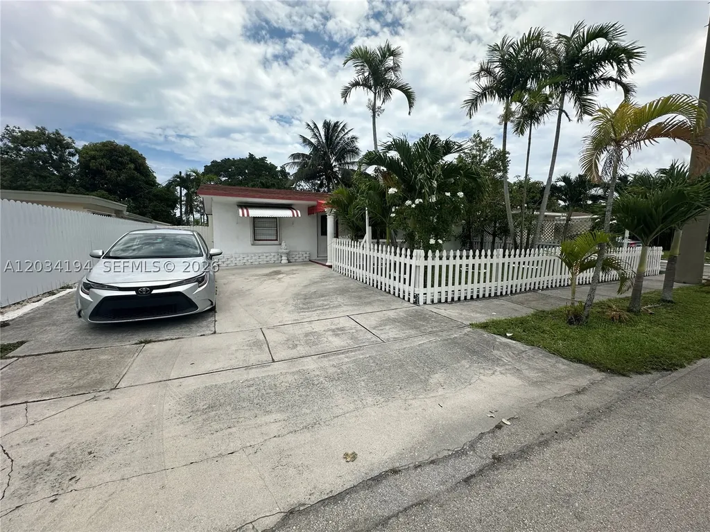 1215 S 24th Avenue Hollywood FL 33020