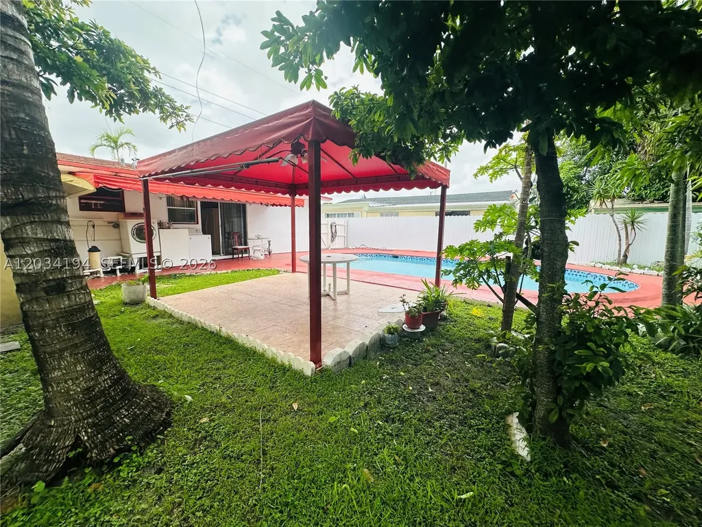 1215 S 24th Avenue Hollywood FL 33020