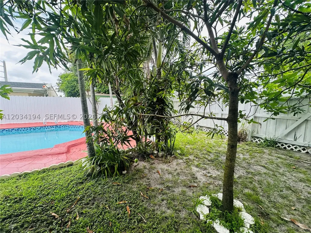 1215 S 24th Avenue Hollywood FL 33020
