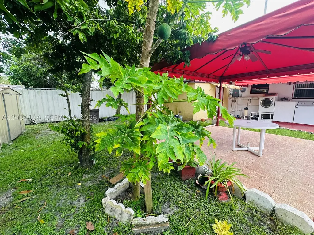 1215 S 24th Avenue Hollywood FL 33020