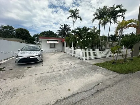 1215 S 24th Avenue Hollywood FL 33020