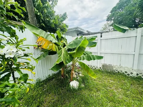 1215 S 24th Avenue Hollywood FL 33020