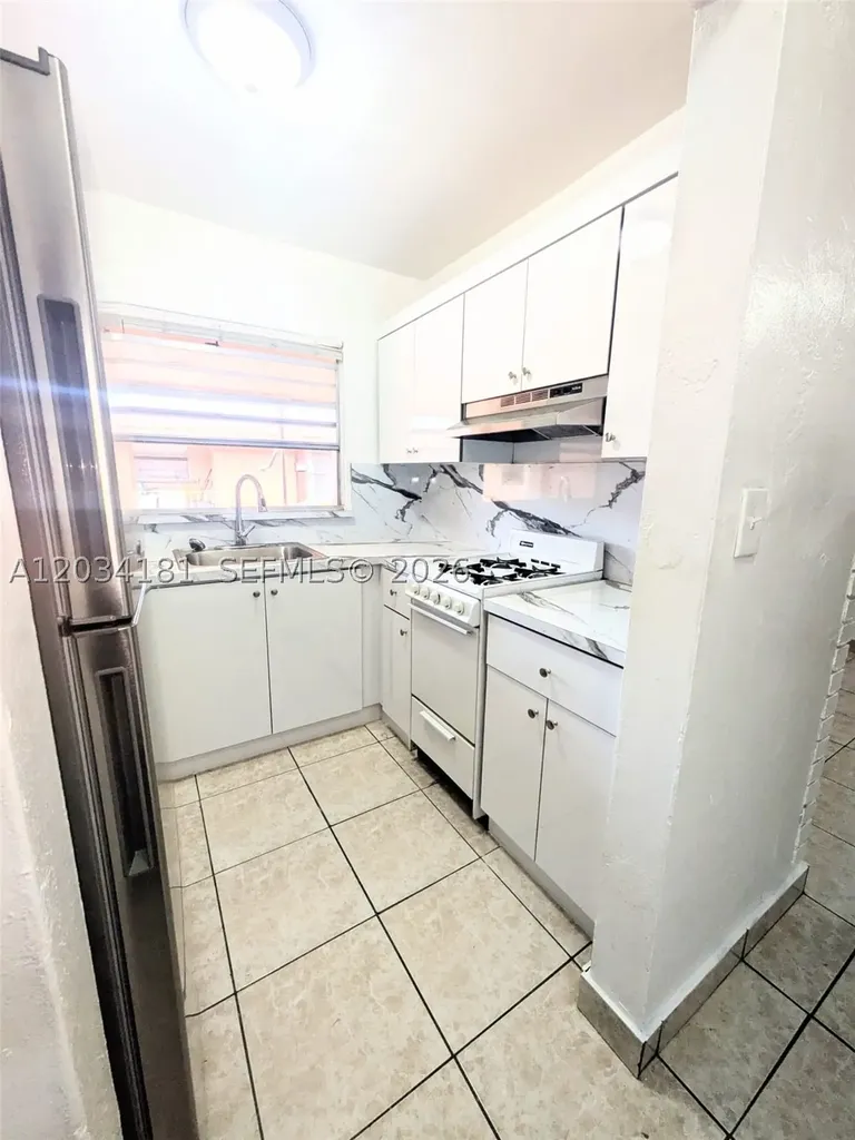 6850 W 14th Court Hialeah FL 33014