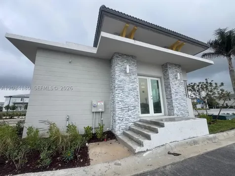 705 SE 13th St Circle Homestead FL 33034