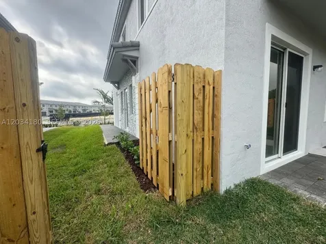 705 SE 13th St Circle Homestead FL 33034