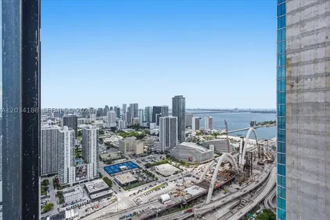 20 NE 11th Miami FL 33132