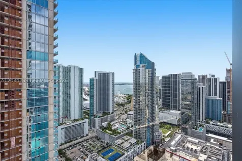 20 NE 11th Miami FL 33132