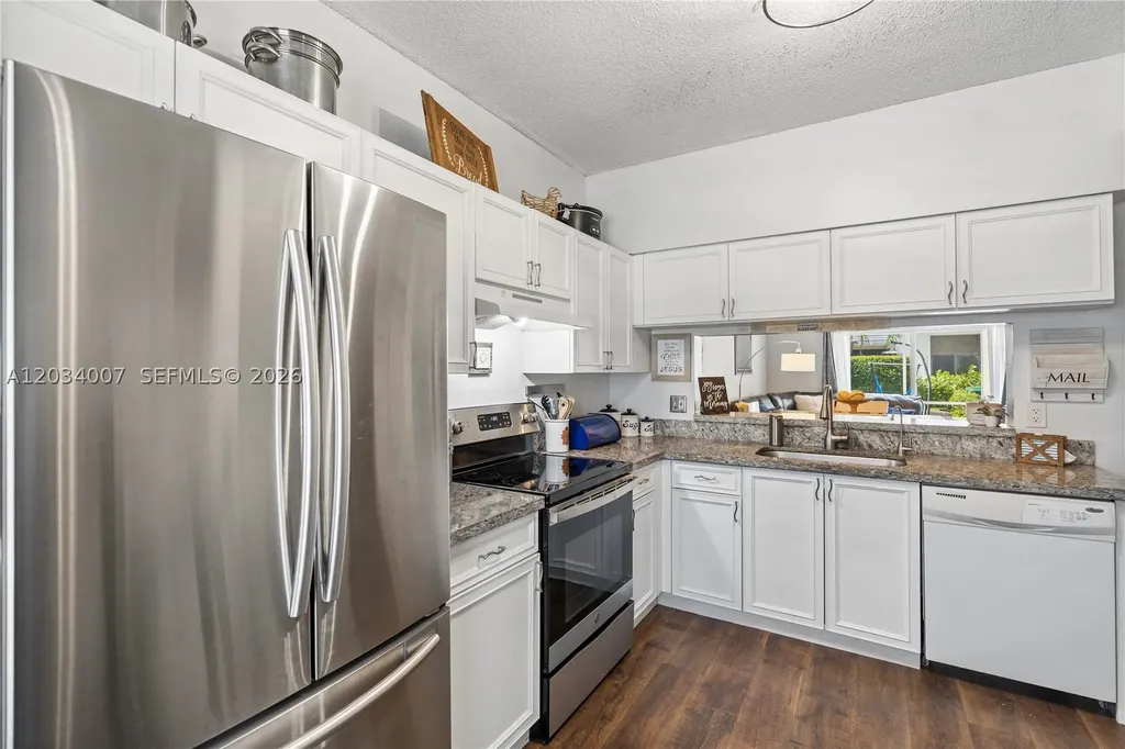 9928 NW 57th Manor Coral Springs FL 33076