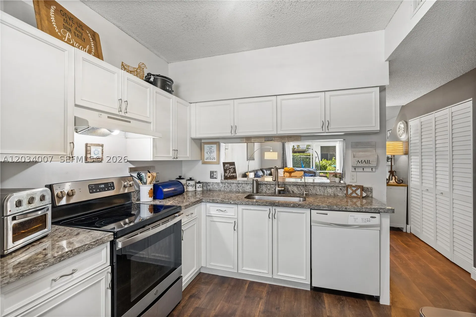 9928 NW 57th Manor Coral Springs FL 33076