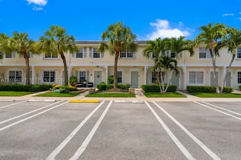 9928 NW 57th Manor Coral Springs FL 33076