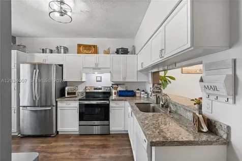 9928 NW 57th Manor Coral Springs FL 33076