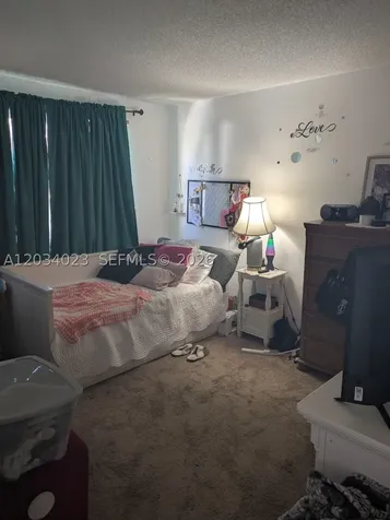950 SW 95th Terrace Pembroke Pines FL 33025