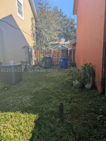 950 SW 95th Terrace Pembroke Pines FL 33025