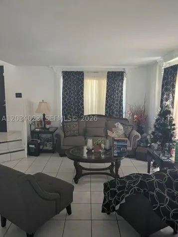 950 SW 95th Terrace Pembroke Pines FL 33025