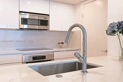 17201 Collins Avenue Sunny Isles Beach FL 33160
