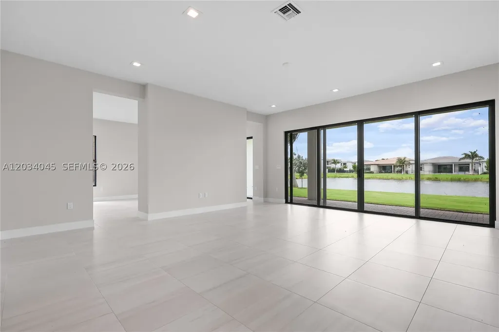 9523 Royal Woods Manor Boca Raton FL 33434