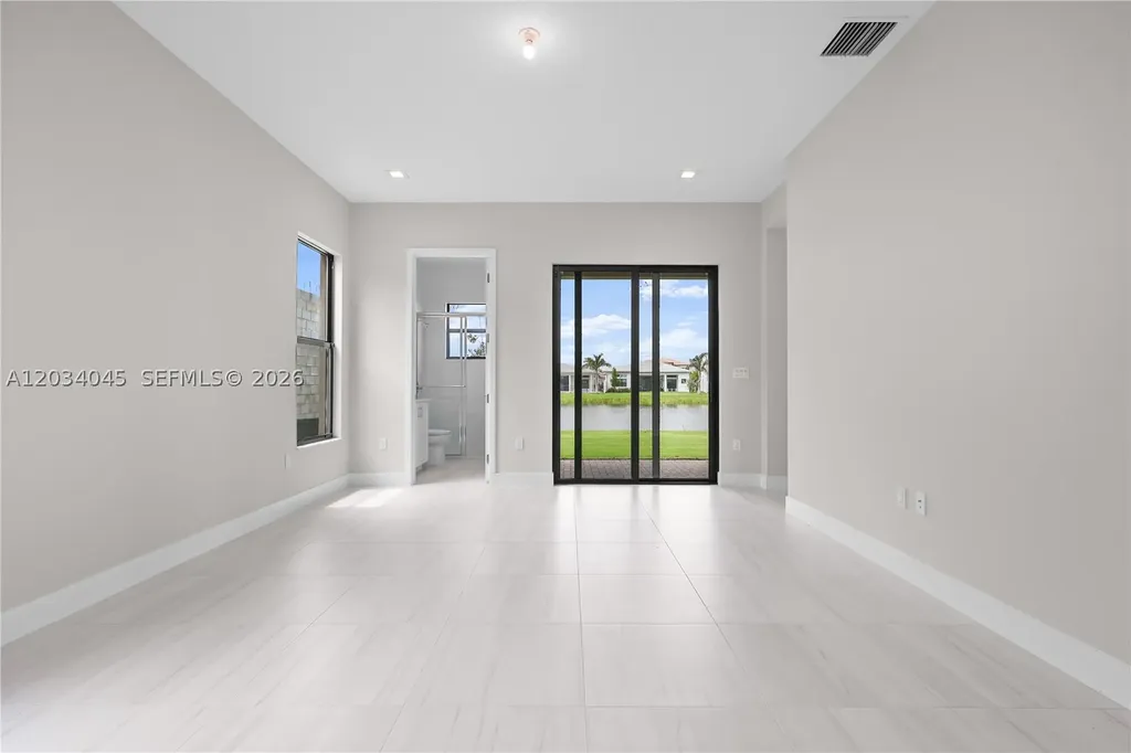 9523 Royal Woods Manor Boca Raton FL 33434