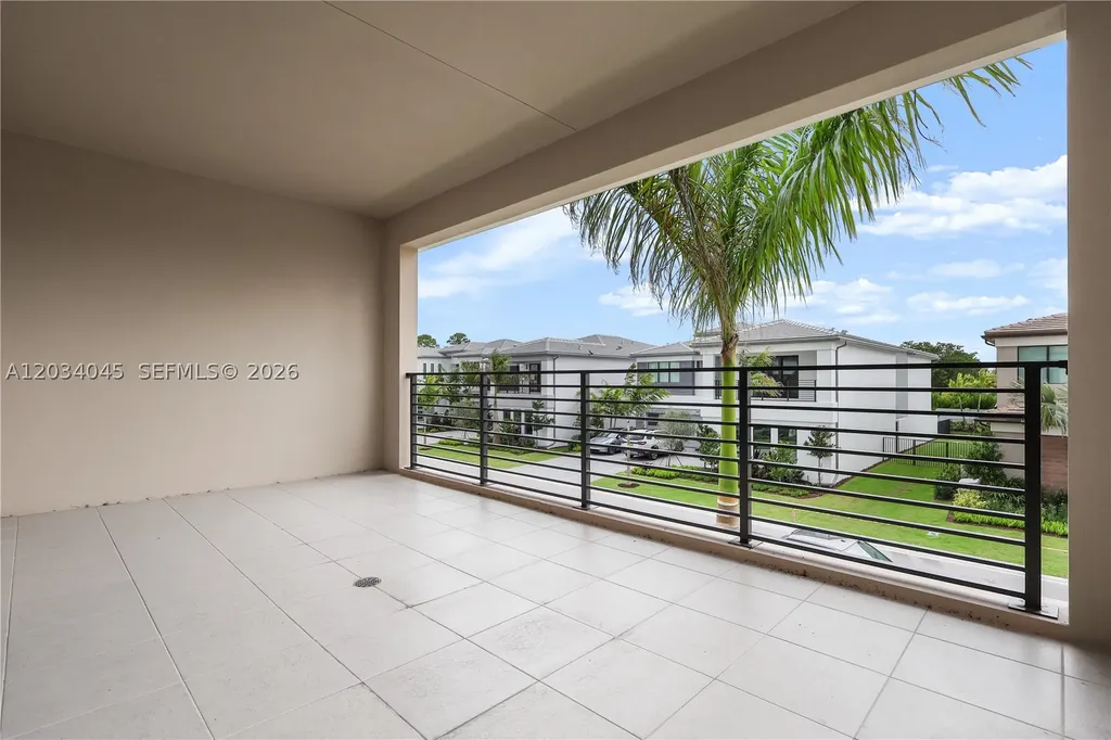 9523 Royal Woods Manor Boca Raton FL 33434