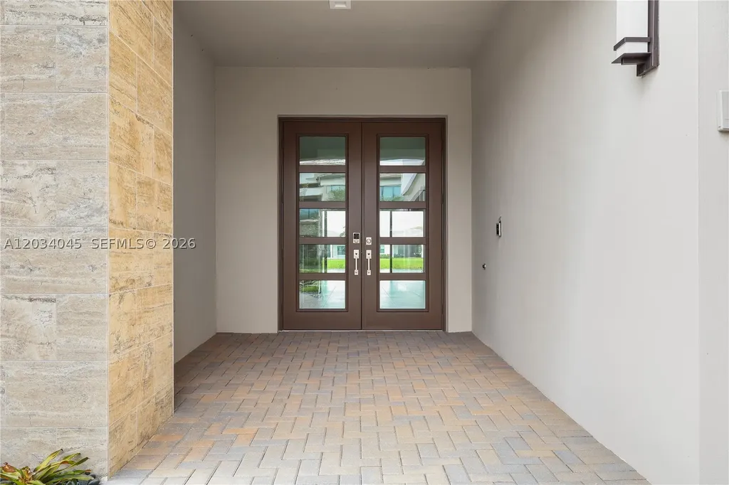9523 Royal Woods Manor Boca Raton FL 33434