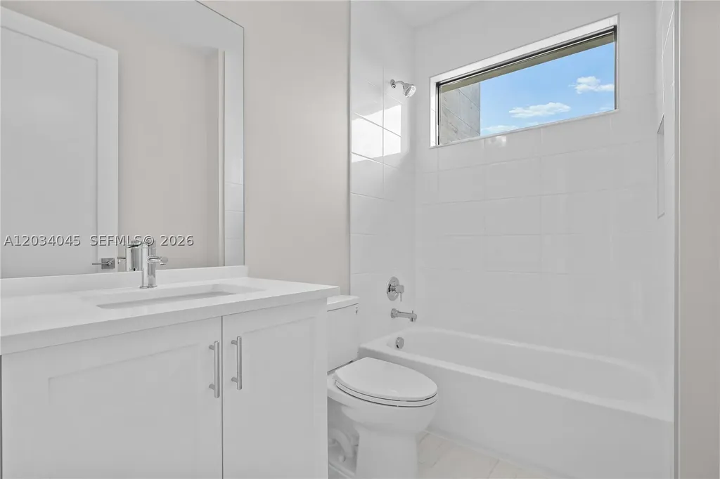 9523 Royal Woods Manor Boca Raton FL 33434