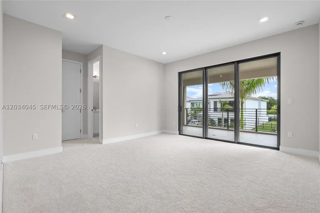 9523 Royal Woods Manor Boca Raton FL 33434