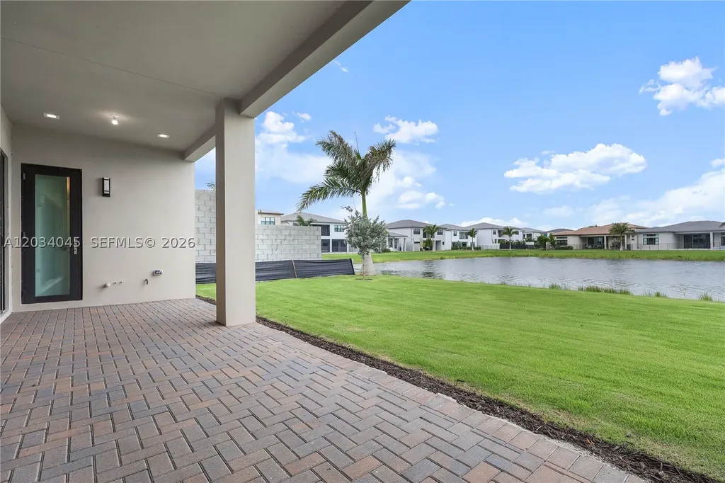 9523 Royal Woods Manor Boca Raton FL 33434