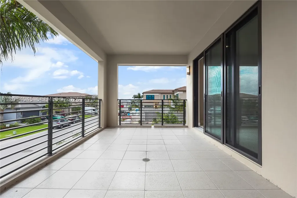 9523 Royal Woods Manor Boca Raton FL 33434