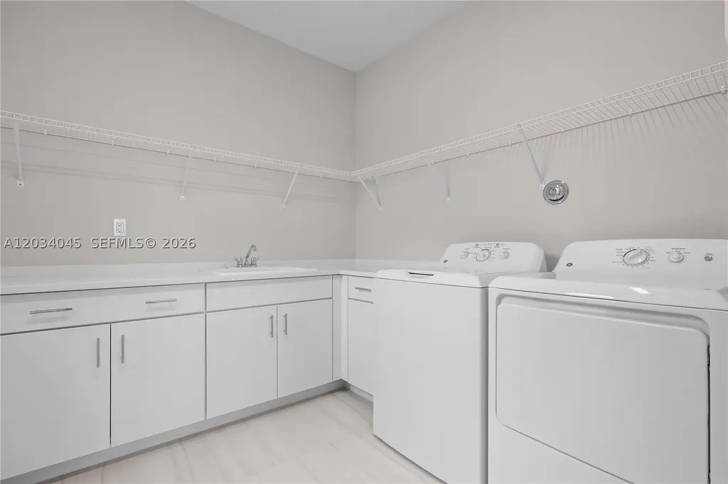 9523 Royal Woods Manor Boca Raton FL 33434