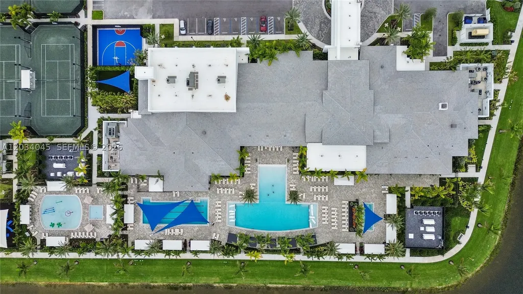 9523 Royal Woods Manor Boca Raton FL 33434