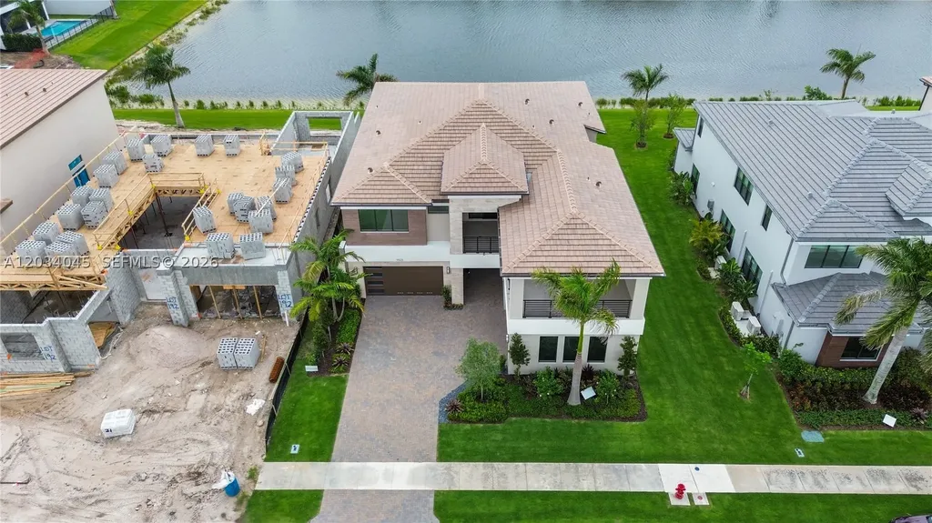 9523 Royal Woods Manor Boca Raton FL 33434