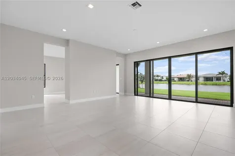 9523 Royal Woods Manor Boca Raton FL 33434