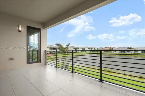 9523 Royal Woods Manor Boca Raton FL 33434