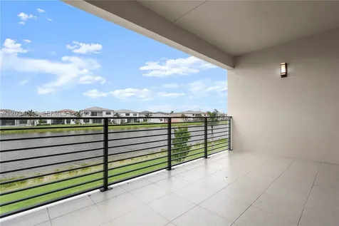 9523 Royal Woods Manor Boca Raton FL 33434