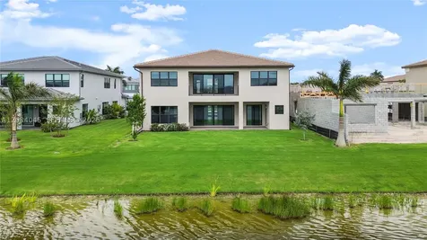9523 Royal Woods Manor Boca Raton FL 33434
