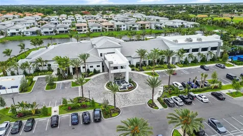 9523 Royal Woods Manor Boca Raton FL 33434
