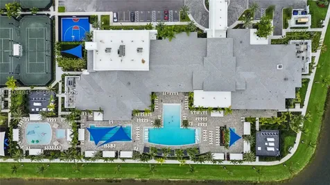 9523 Royal Woods Manor Boca Raton FL 33434