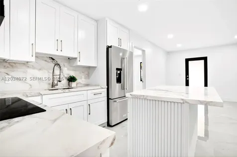 9290 NW 32nd Ct Road Miami FL 33147