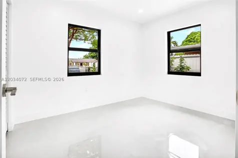 9290 NW 32nd Ct Road Miami FL 33147