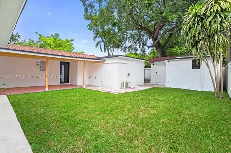 9290 NW 32nd Ct Road Miami FL 33147