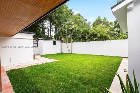 9290 NW 32nd Ct Road Miami FL 33147