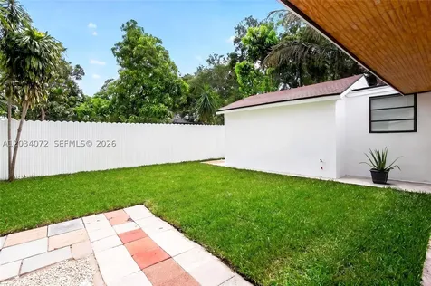 9290 NW 32nd Ct Road Miami FL 33147