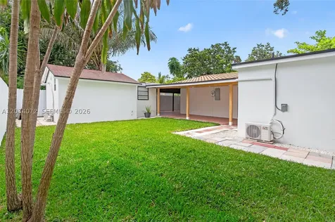 9290 NW 32nd Ct Road Miami FL 33147
