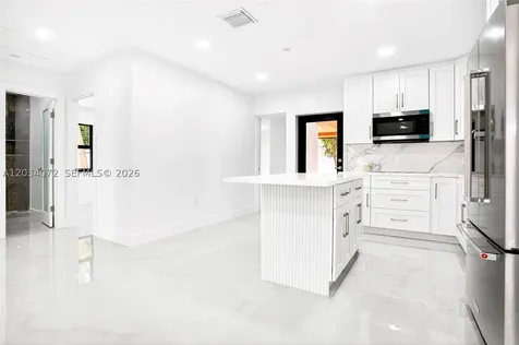 9290 NW 32nd Ct Road Miami FL 33147