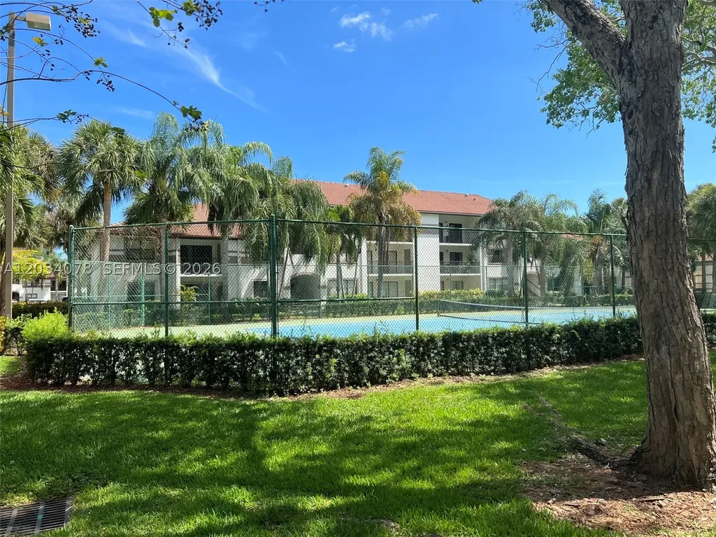 550 S Park Road Hollywood FL 33021
