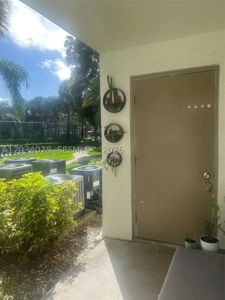 550 S Park Road Hollywood FL 33021